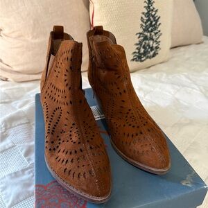 Carlos Santana Brown Ankle Boots